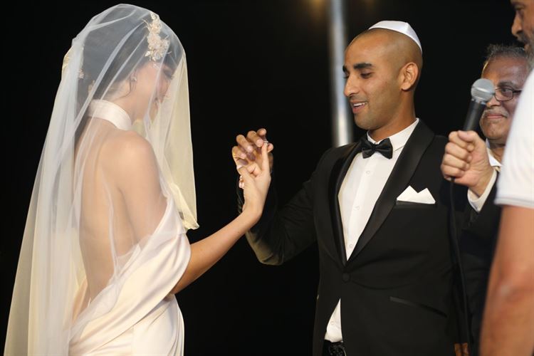 מקושרת: הכלה המדהימה שאסור לכם לפספס 17