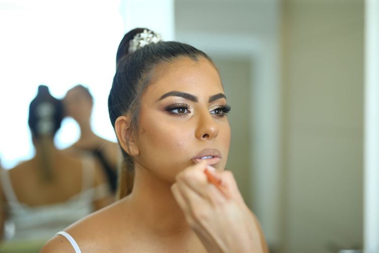 טבעית ומהפנטת, אמלי מימון ביום חתונתה (צילום: בני טפירו)