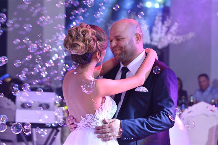 מזל טוב: אמא ואבא מתחתנים 30