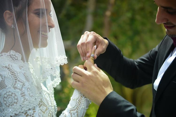 מה הפך את החתונה הבאה לנושא חם לשיחה? 16