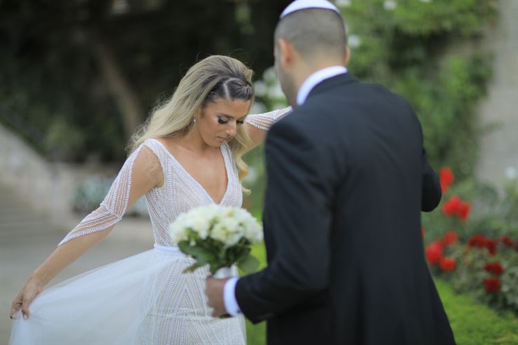 התגבר על הביישנות וכבש את ליבה של כלתו 2