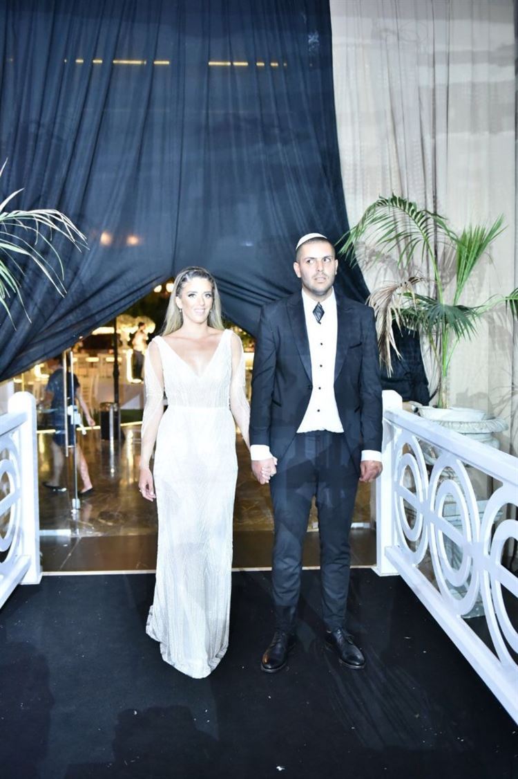 התגבר על הביישנות וכבש את ליבה של כלתו 23