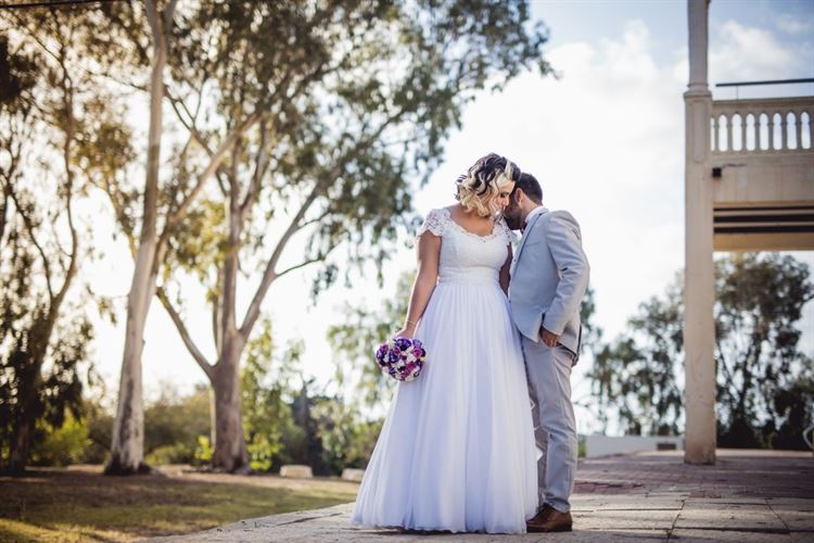 הפכים נמשכים: הצעת נישואין מפתיעה 11