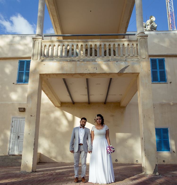 הפכים נמשכים: הצעת נישואין מפתיעה 13