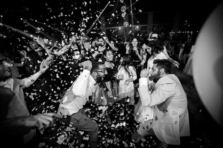 הפכים נמשכים: הצעת נישואין מפתיעה 30