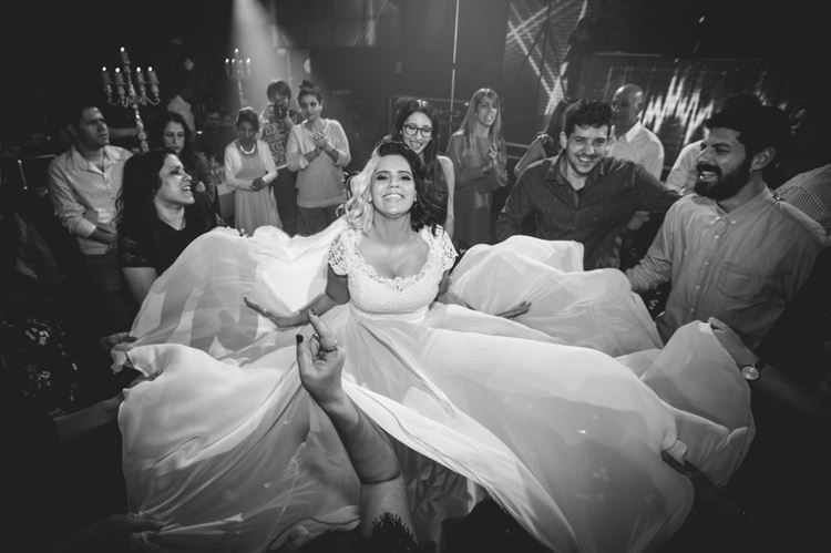 הפכים נמשכים: הצעת נישואין מפתיעה 32