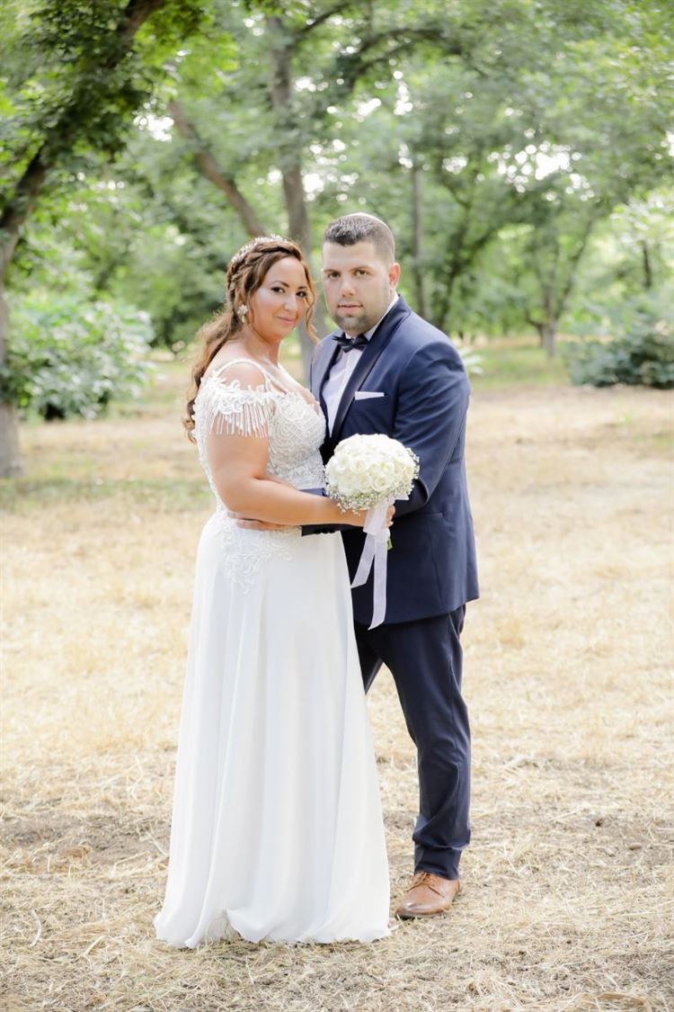 באה לסליחות ויצאה עם טבעת 8