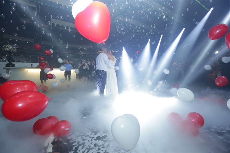 באה לסליחות ויצאה עם טבעת 23