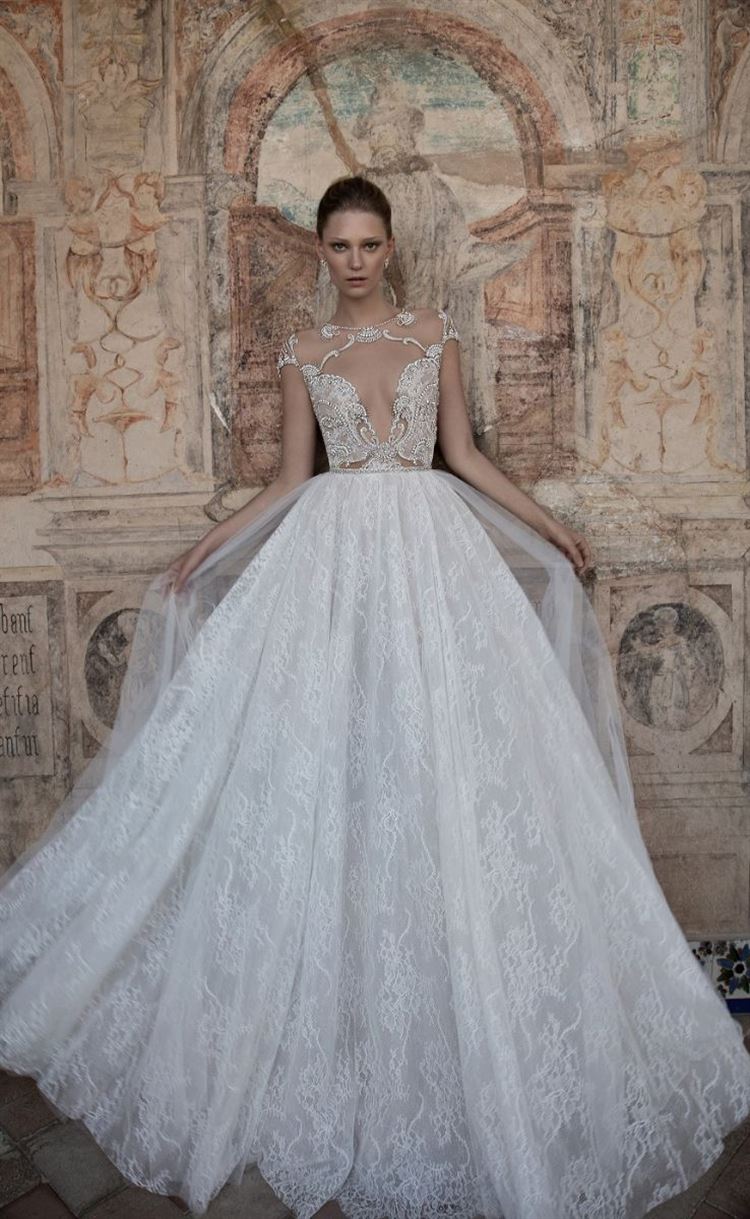 המורשת של 'מלכת הלבבות' באופנת הכלות 3