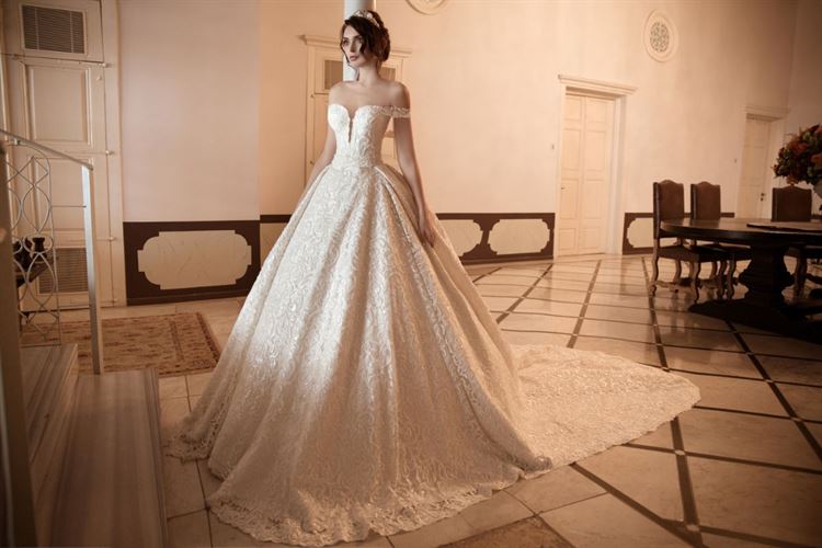 המורשת של 'מלכת הלבבות' באופנת הכלות 8