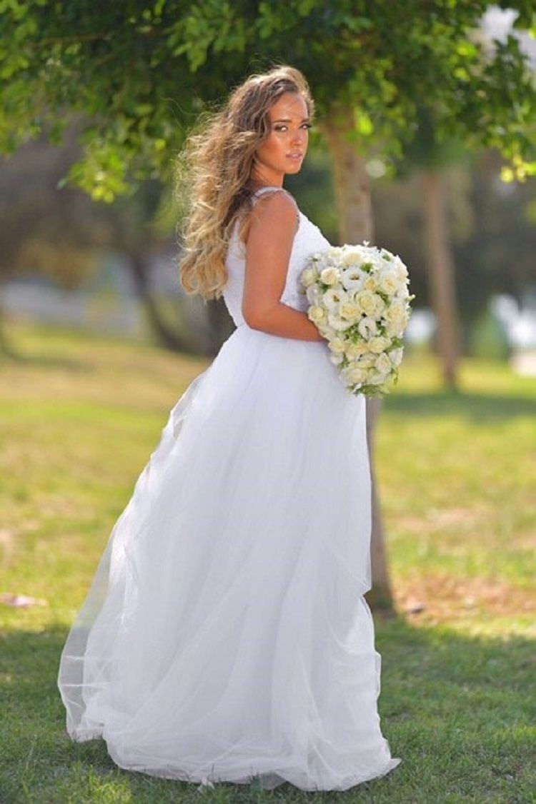 מה שהתחיל במעלית נגמר בחתונה 17