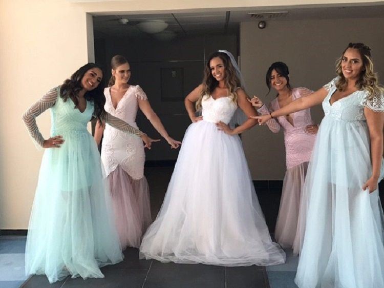 מה שהתחיל במעלית נגמר בחתונה 12