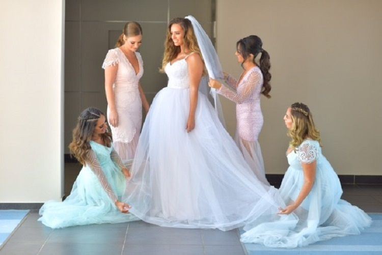 מה שהתחיל במעלית נגמר בחתונה 14