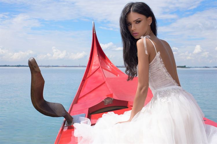 הדייג, הצעיף ורוסלנה רודינה: הקטלוג שיסעיר אתכם 13