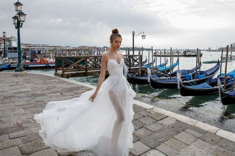 לא עוצרת: ג'ולי וינו מצטרפת לנבחרת הכוכבים בניו-יורק 3