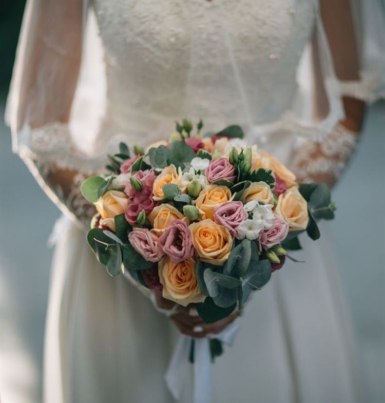 קשר מעוצב: חתונת פפיונים לוהטת במיוחד 3