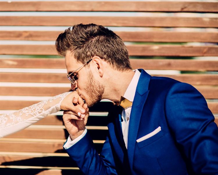 קשר מעוצב: חתונת פפיונים לוהטת במיוחד 12