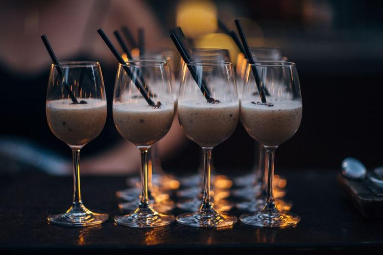 קשר מעוצב: חתונת פפיונים לוהטת במיוחד 17