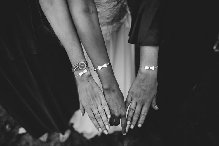 קשר מעוצב: חתונת פפיונים לוהטת במיוחד 24