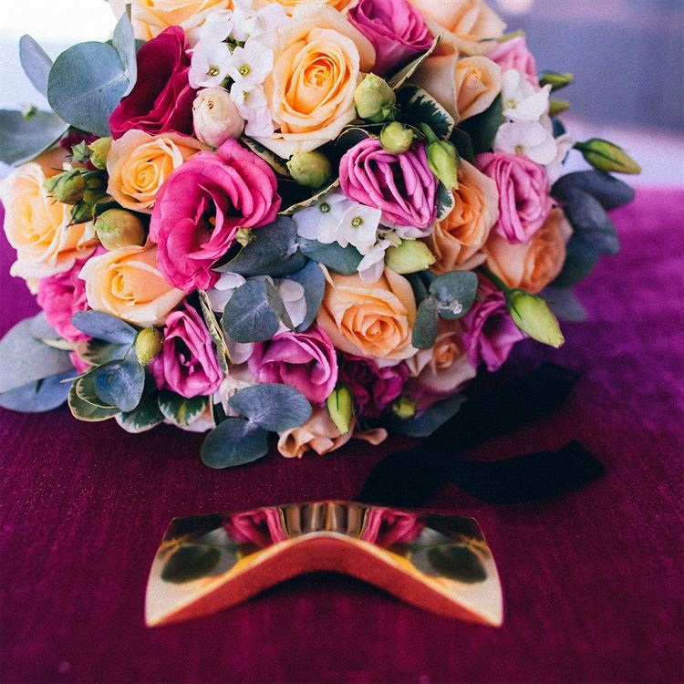 קשר מעוצב: חתונת פפיונים לוהטת במיוחד 5