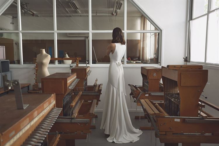 לא מתיישרות: שמלות כלה א-סימטריות 2