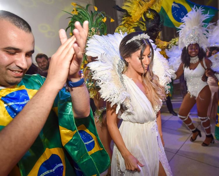 החתן והכלה שמתראים רק פעם בשבוע 20