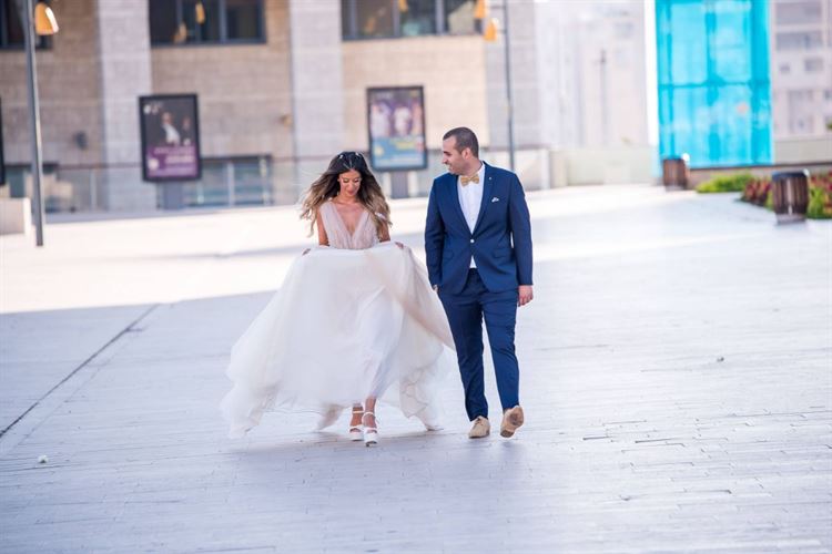 החתן והכלה שמתראים רק פעם בשבוע 11