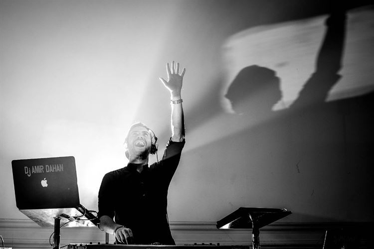 החתן והכלה שמתראים רק פעם בשבוע 22