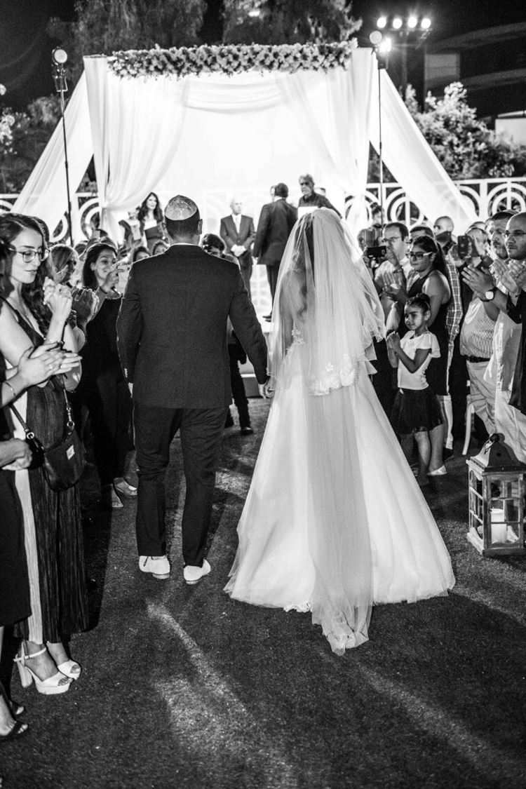 החתן והכלה שמתראים רק פעם בשבוע 16