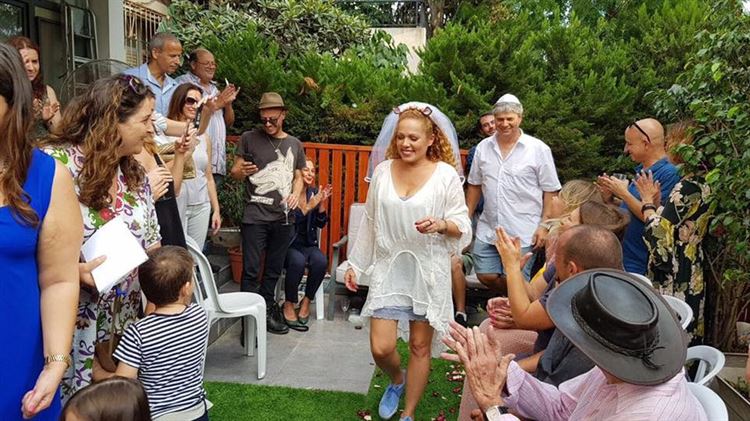 חתונה בהפתעה: אורלי וגיא נישאו ברבנות 2