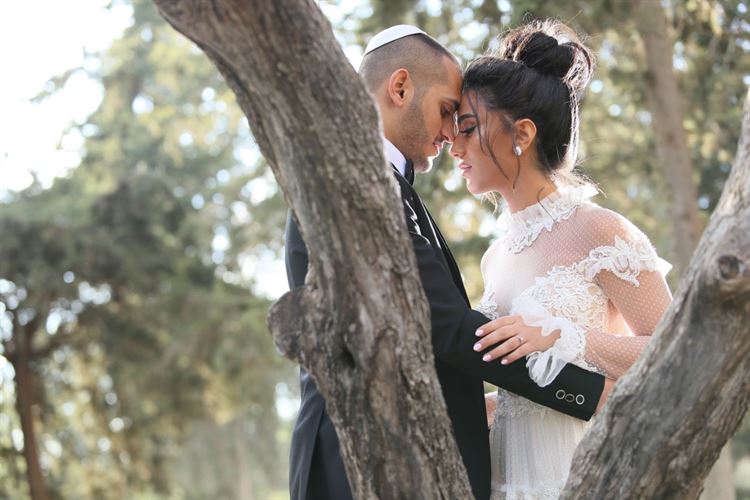 הכל נשאר במשפחה: חתונה אחת, שני זוגות 5