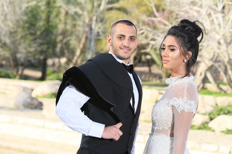 הכל נשאר במשפחה: חתונה אחת, שני זוגות 8