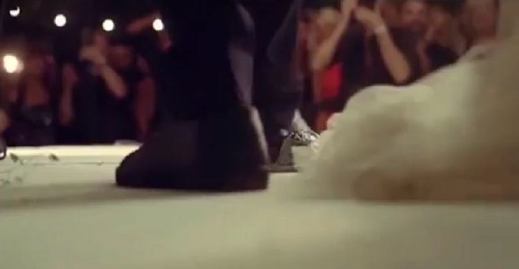 השמיים נפתחו: בר רפאלי חושפת 4