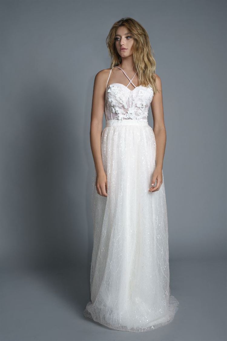 צעירה ומעוררת השראה: קולקצית הביכורים של נועה אמויאל 9