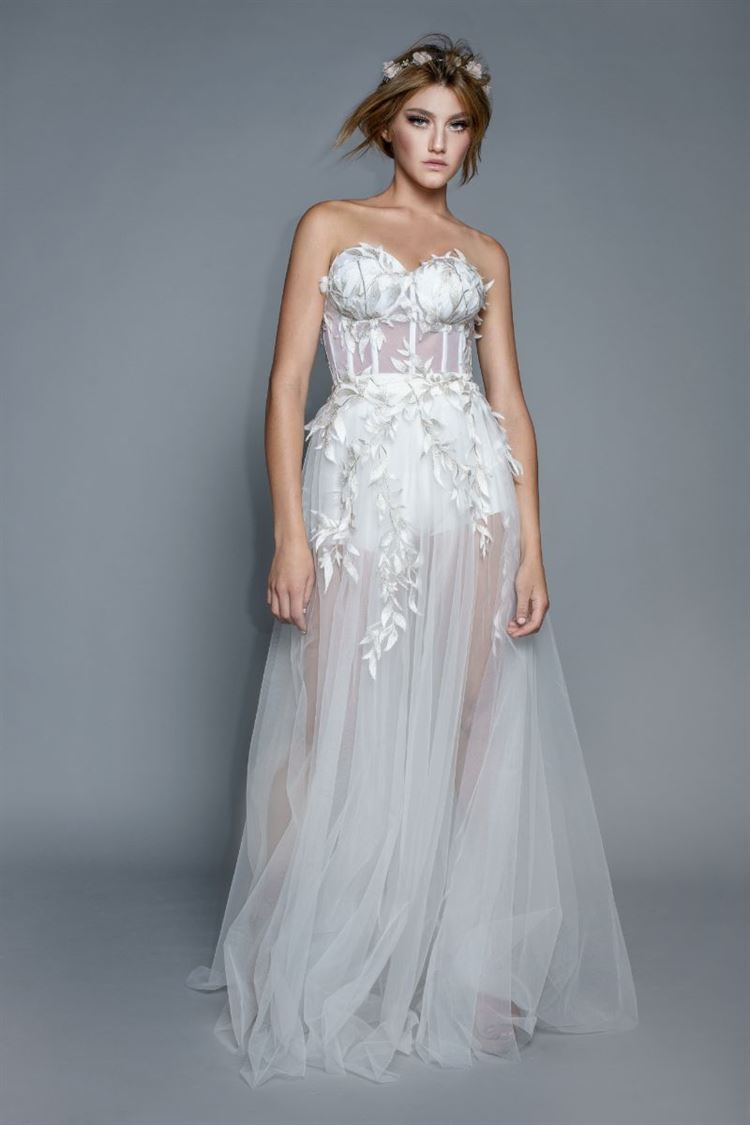 צעירה ומעוררת השראה: קולקצית הביכורים של נועה אמויאל 16