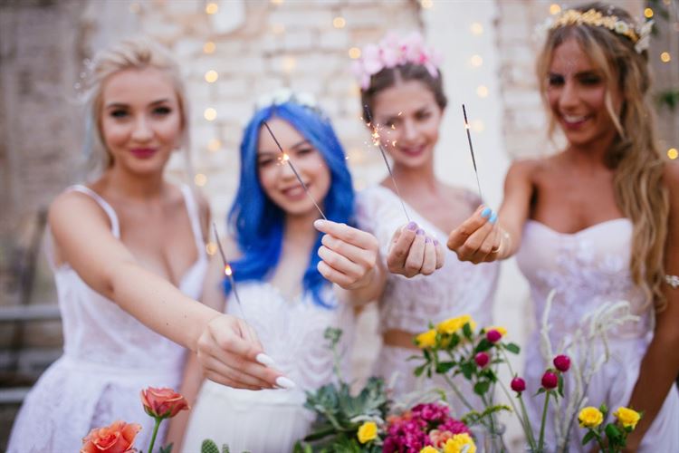 צובעים את סוכות: נואלי צבעונית מתמיד 25