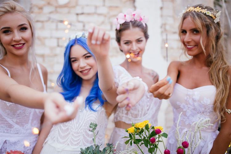 צובעים את סוכות: נואלי צבעונית מתמיד 26