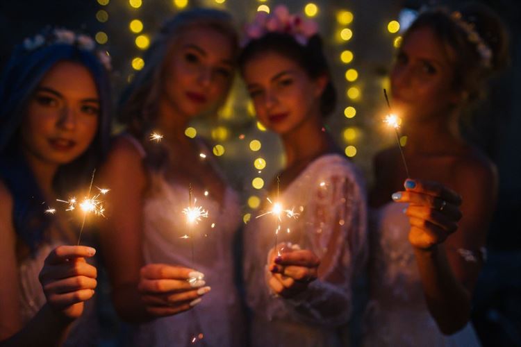 צובעים את סוכות: נואלי צבעונית מתמיד 27