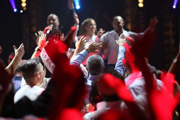 הכלה שחשדה: הצעת הנישואין שכמעט השתבשה 21