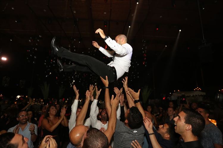 הכלה שחשדה: הצעת הנישואין שכמעט השתבשה 23