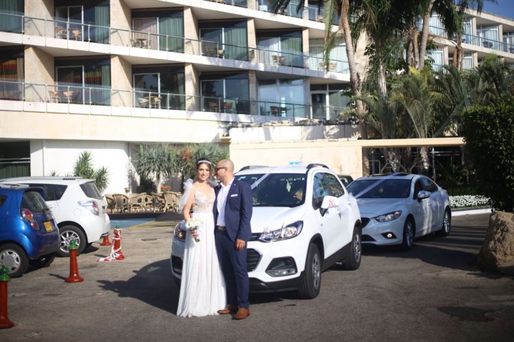 התמונה בפייסבוק, הפנצ'ר בגלגל והצעת הנישואים 9