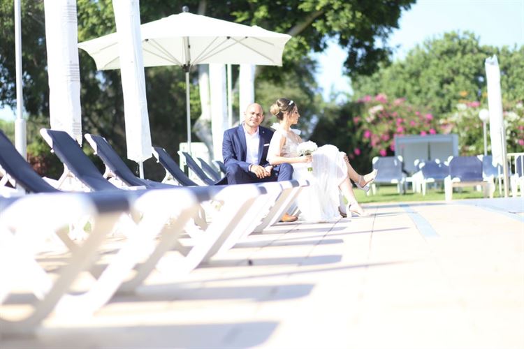 התמונה בפייסבוק, הפנצ'ר בגלגל והצעת הנישואים 12