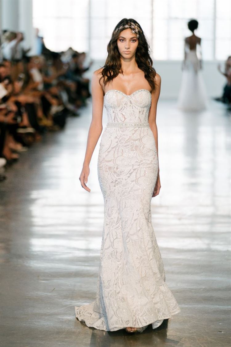 מאחורי הקלעים: הצצה לוהטת לתצוגה של ברטה 11