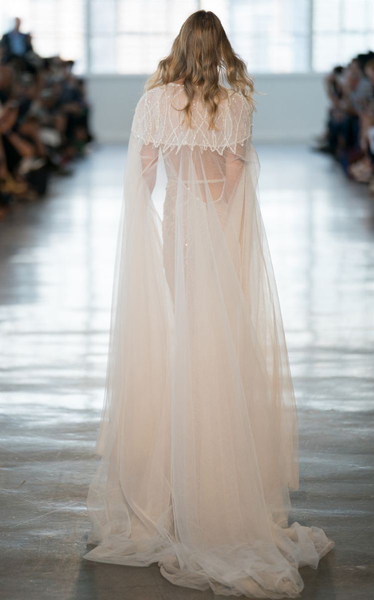 מאחורי הקלעים: הצצה לוהטת לתצוגה של ברטה 13