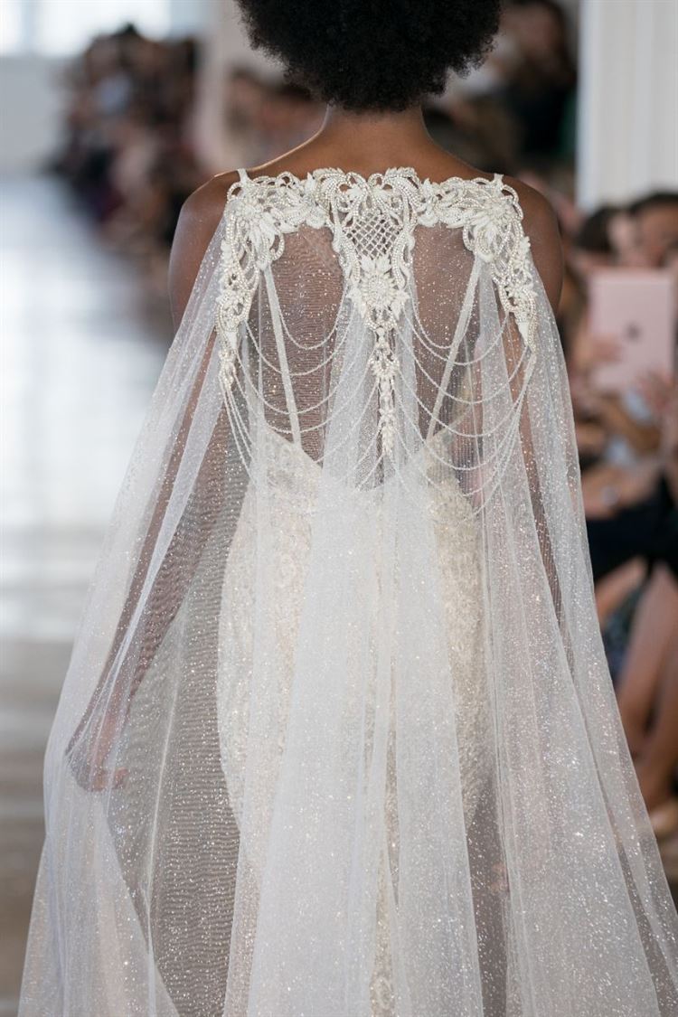 מאחורי הקלעים: הצצה לוהטת לתצוגה של ברטה 23