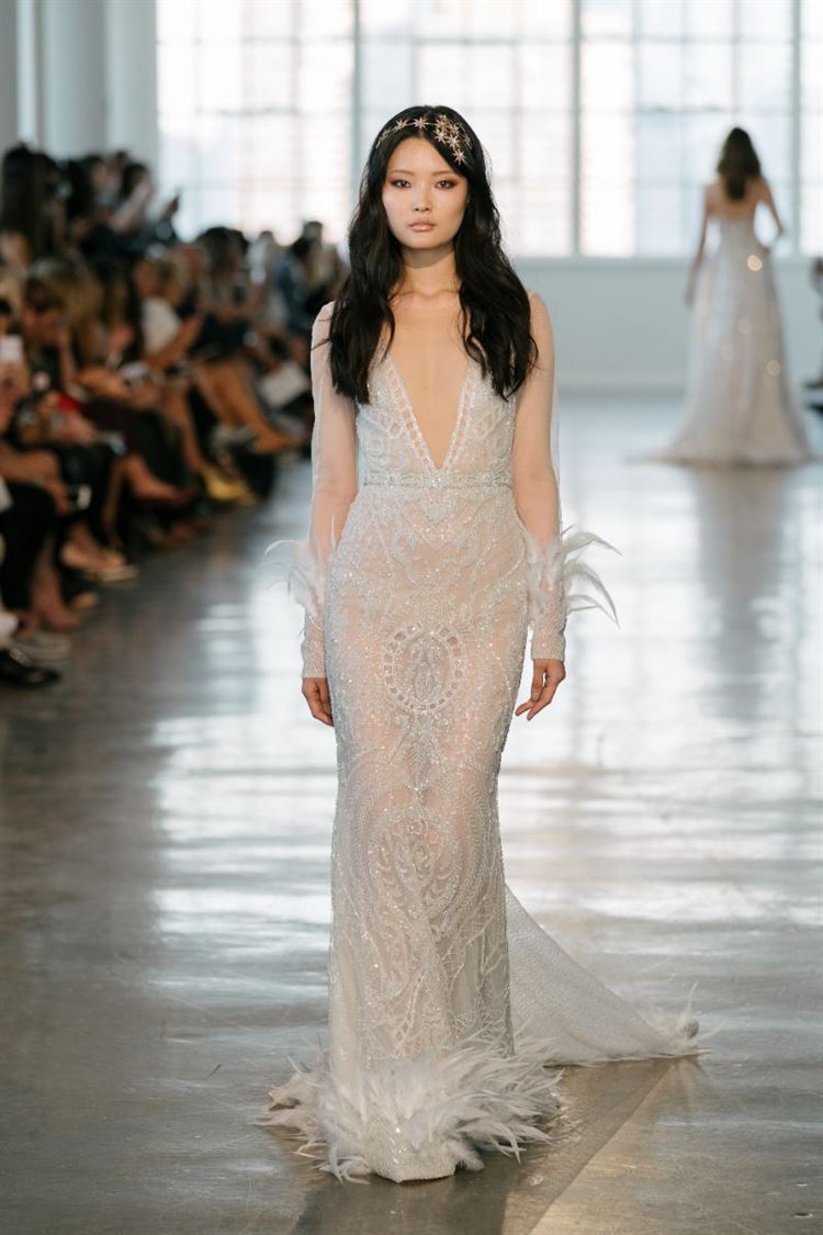 מאחורי הקלעים: הצצה לוהטת לתצוגה של ברטה 28