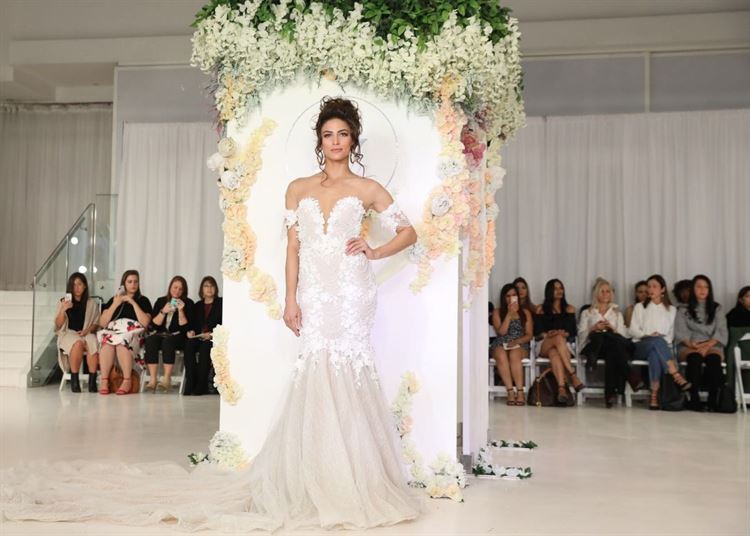 משנה גוון: התצוגה הלטינית של ג'ולי וינו בניו-יורק 5