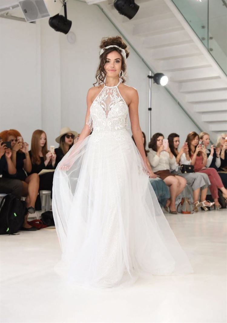 משנה גוון: התצוגה הלטינית של ג'ולי וינו בניו-יורק 6