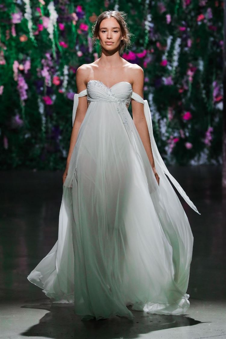 היום שאחרי: ההיי לייטס של שבוע האופנה לכלות בניו-יורק 22