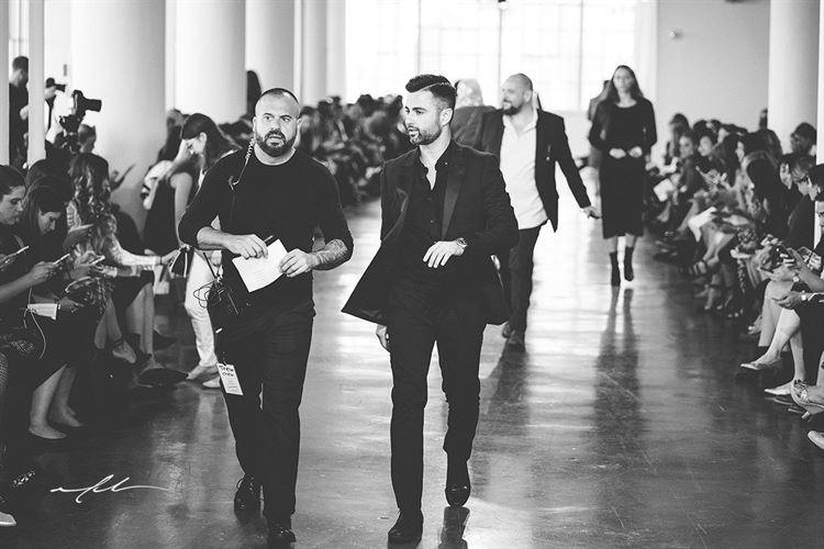 מאחורי הקלעים: הצצה לוהטת לתצוגה של ברטה 6